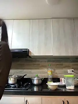 vaness weet online show from March 3, 3:19 am