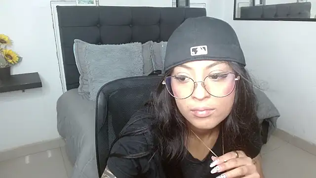 vaness weet online show from September 15, 8:31 pm