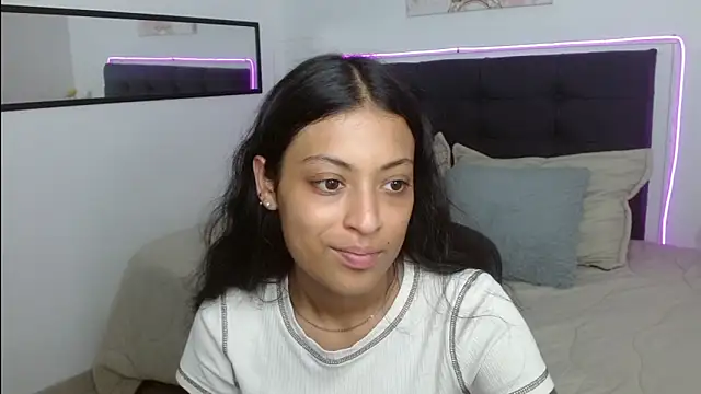 vaness weet online show from April 18, 6:56 pm