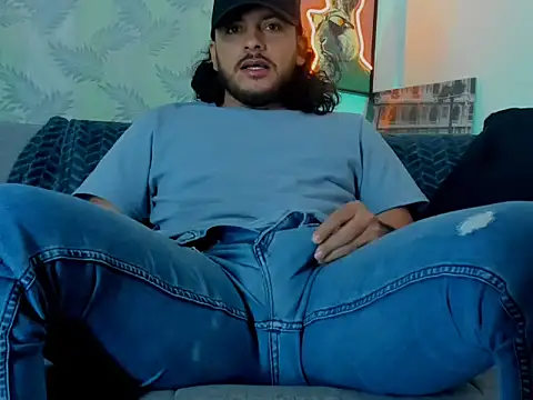 tuyo1995 online show from October 31, 3:13 pm