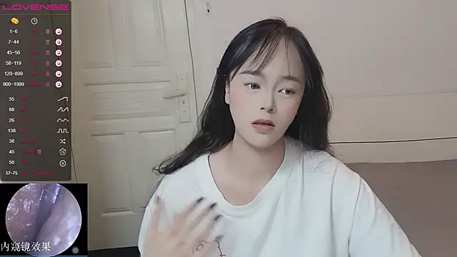 Snapshot of QiuPeiPeimmm chatting on October 25, 1:29 pm QiuPeiPeimmm online show from October 25, 1:29 pm