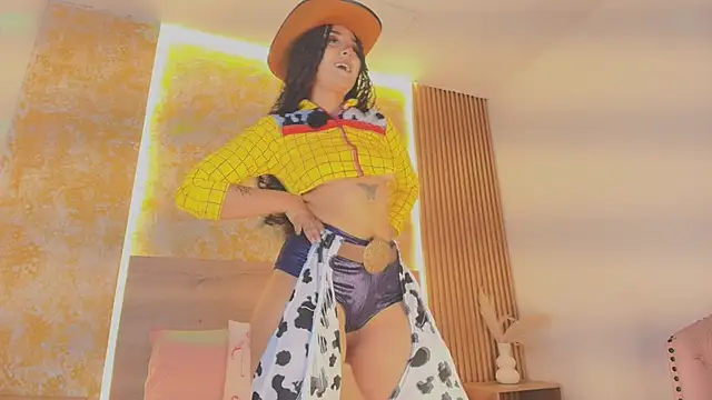 Emma Torres   online show from September 21, 11:23 am