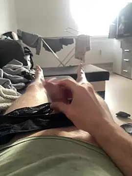 oroszlanw online show from February 26, 3:19 pm