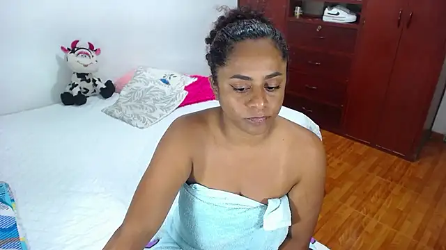 BellaKarla online show from January 5, 8:12 pm