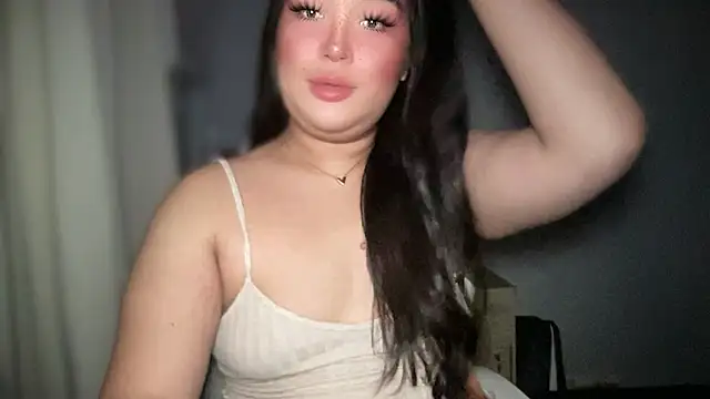 Snapshot of MissCataleyaxxx chatting on December 2, 1:33 am MissCataleyaxxx online show from December 2, 1:33 am