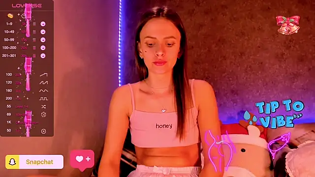 Snapshot of madina_taher chatting on December 25, 10:48 pm madina taher online show from December 25, 10:48 pm