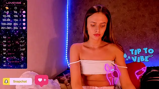 Snapshot of madina_taher chatting on February 23, 9:59 pm madina taher online show from February 23, 9:59 pm