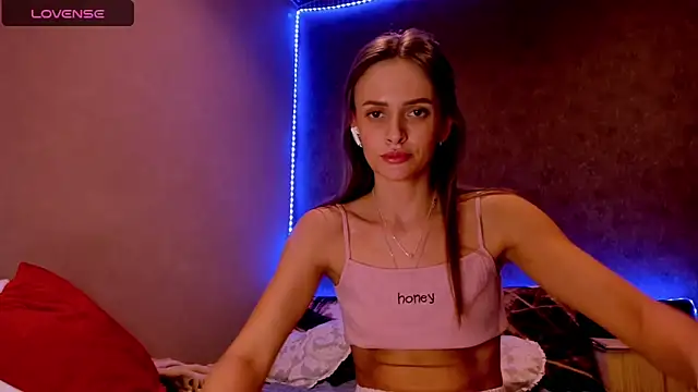 Snapshot of madina_taher chatting on March 7, 8:22 pm madina taher online show from March 7, 8:22 pm