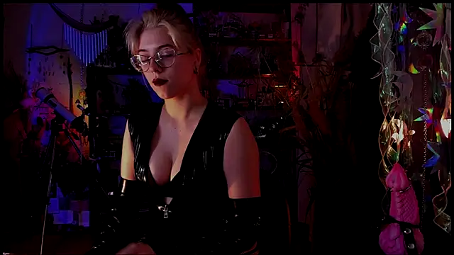 Scarlett Wanner online show from December 9, 7:29 pm