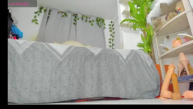 Snapshot of khalyn_jenner chatting on October 21, 11:27 pm khalyn jenner online show from October 21, 11:27 pm