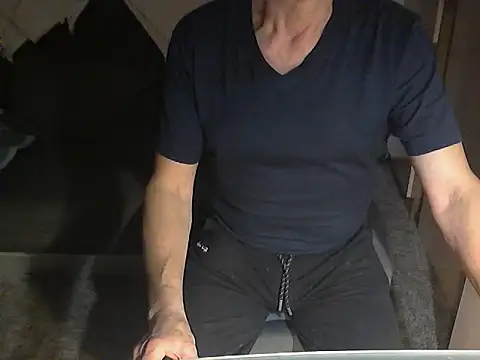 Snapshot of kiam471 chatting on December 16, 6:49 pm kiam471 online show from December 16, 6:49 pm