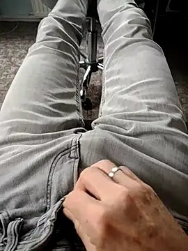 Snapshot of kiam471 chatting on October 28, 3:04 pm kiam471 online show from October 28, 3:04 pm