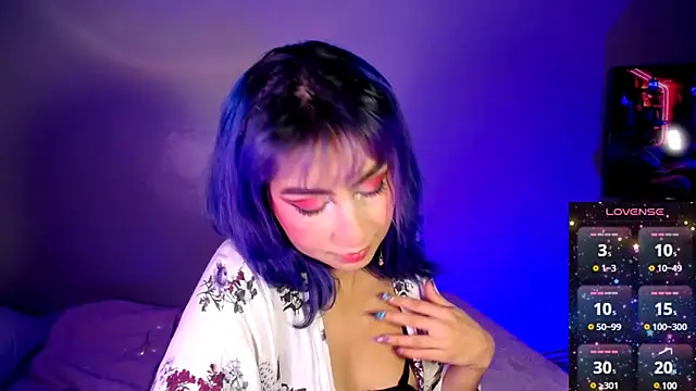 Cinamoonn online show from December 5, 7:28 pm