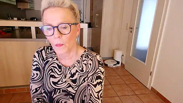 German Milf online show from January 6, 1:52 pm