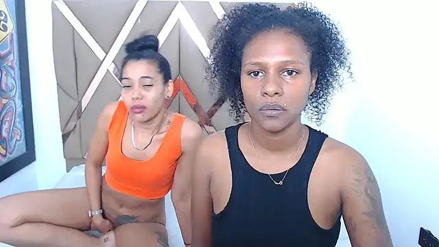 Snapshot of lizeth_keilyn chatting on May 23, 2:43 pm lizeth keilyn online show from May 23, 2:43 pm