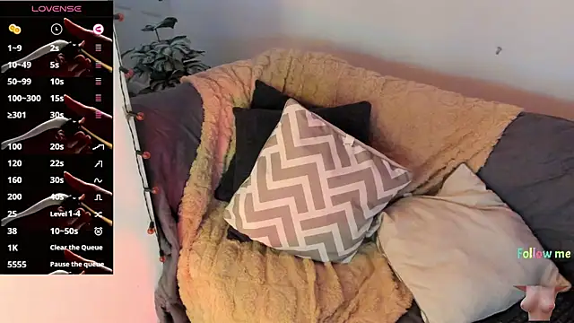 Snapshot of abigail_luna chatting on November 14, 4:44 am abigail luna online show from November 14, 4:44 am