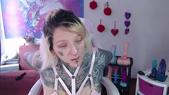 SLOPPYTITSS online show from February 17, 1:32 pm