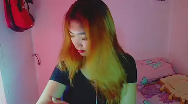 TR4NSCUTI3 online show from December 28, 8:47 pm