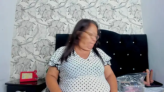 Keira Lennox online show from February 13, 11:28 am