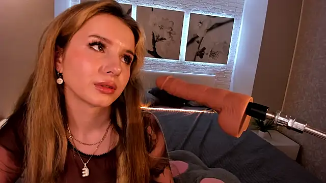 Betty June online show from October 3, 8:50 pm