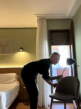 Snapshot of EmaSalis chatting on October 26, 2:34 pm EmaSalis online show from October 26, 2:34 pm