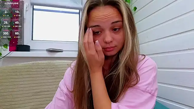 Snapshot of Misss_Vikk chatting on October 18, 6:48 am Misss Vikk online show from October 18, 6:48 am