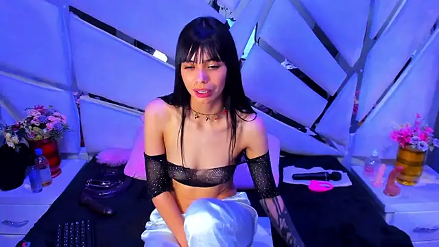 Snapshot of kylie_seex chatting on October 31, 8:37 am kylie seex online show from October 31, 8:37 am