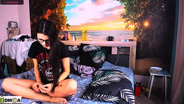 Snapshot of MollyLollipop chatting on January 22, 3:52 am MollyLollipop online show from January 22, 3:52 am