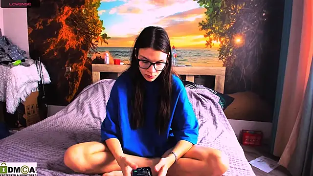 Snapshot of MollyLollipop chatting on January 30, 6:03 am MollyLollipop online show from January 30, 6:03 am