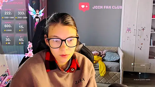 Snapshot of MollyLollipop chatting on October 1, 4:07 am MollyLollipop online show from October 1, 4:07 am