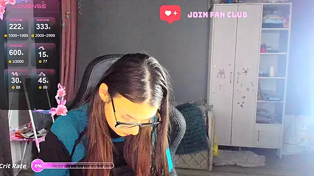 Snapshot of MollyLollipop chatting on October 27, 2:15 am MollyLollipop online show from October 27, 2:15 am