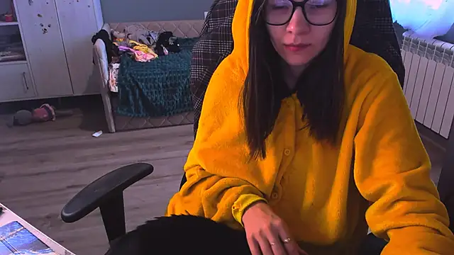 Snapshot of MollyLollipop chatting on December 5, 6:11 am MollyLollipop online show from December 5, 6:11 am