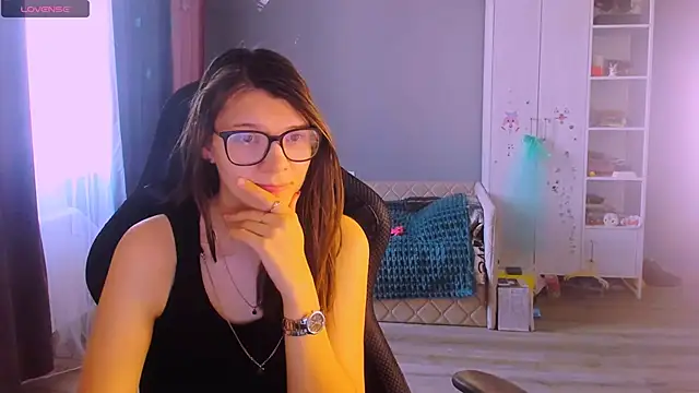 MollyLollipop online show from March 25, 4:07 am