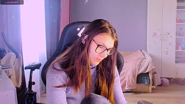 MollyLollipop online show from April 15, 1:56 am