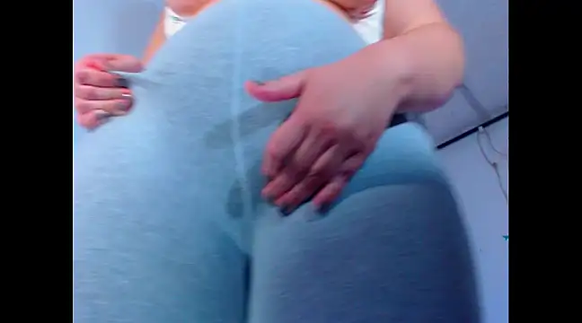 Snapshot of oliviarodriguez2u chatting on March 13, 10:21 pm oliviarodriguez2u online show from March 13, 10:21 pm