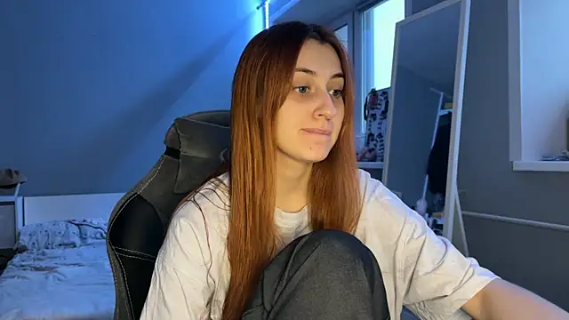 Snapshot of Uniarten chatting on February 3, 12:25 pm Uniarten online show from February 3, 12:25 pm