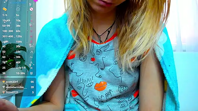 Snapshot of Bell_a_mi_ chatting on February 11, 8:37 am Bell a mi online show from February 11, 8:37 am