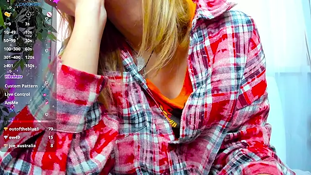 Snapshot of Bell_a_mi_ chatting on February 25, 8:47 am Bell a mi online show from February 25, 8:47 am