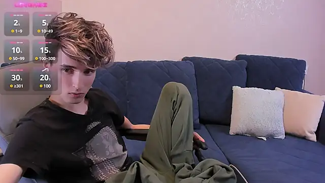 Snapshot of James_Mills chatting on December 9, 7:39 pm James Mills online show from December 9, 7:39 pm