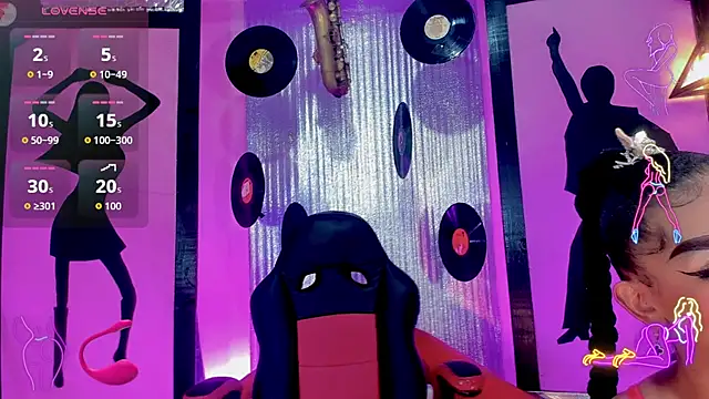 Snapshot of nickyminach_ chatting on October 30, 7:14 pm nickyminach online show from October 30, 7:14 pm