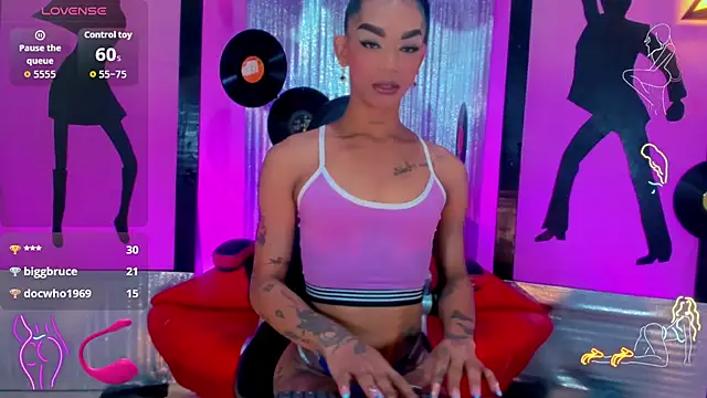 Snapshot of nickyminach_ chatting on November 1, 7:27 pm nickyminach online show from November 1, 7:27 pm