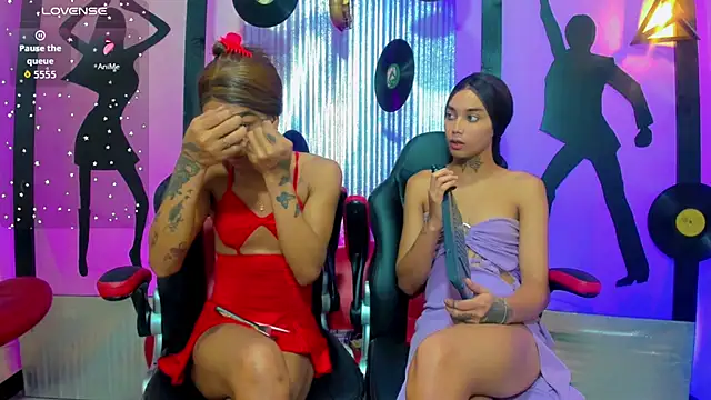 Snapshot of nickyminach_ chatting on December 5, 12:03 pm nickyminach online show from December 5, 12:03 pm