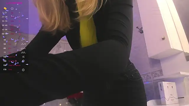 Snapshot of Fire_moth chatting on March 13, 11:19 am Fire moth online show from March 13, 11:19 am