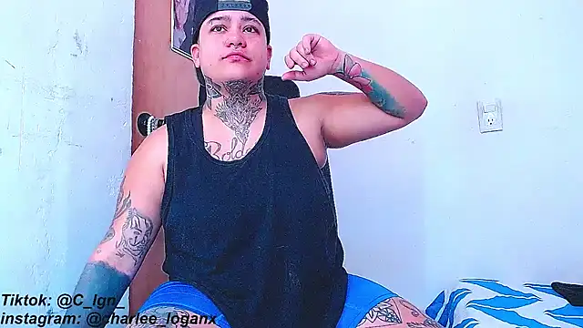 Snapshot of Techno_420_ chatting on January 12, 8:14 pm Techno 420 online show from January 12, 8:14 pm