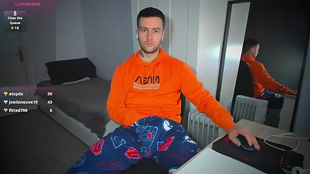 Snapshot of HonestAndrew chatting on March 12, 9:44 am HonestAndrew online show from March 12, 9:44 am