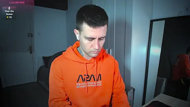 Snapshot of HonestAndrew chatting on March 16, 7:37 am HonestAndrew online show from March 16, 7:37 am