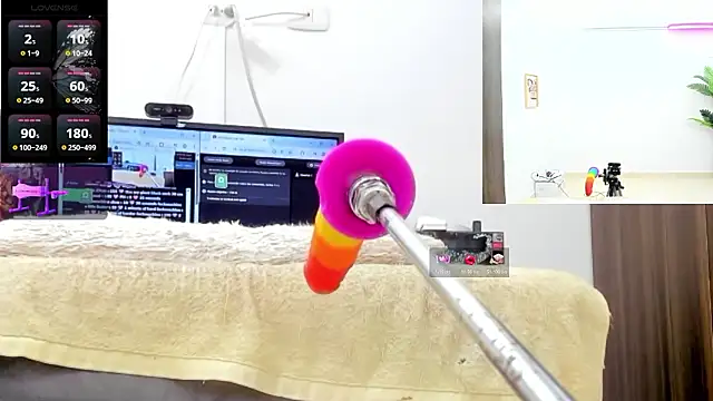 Paulina Davis  online show from January 10, 12:01 am