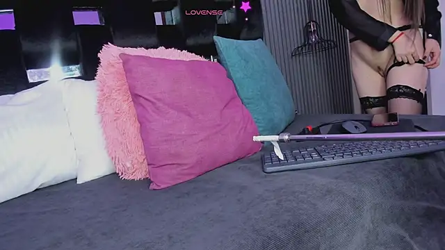 levana1 online show from November 21, 9:24 pm