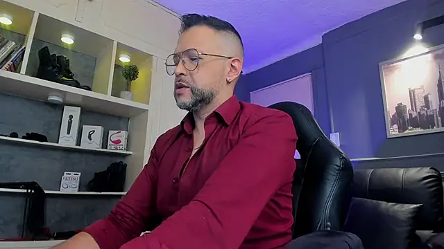 Snapshot of MrFrank_tattoo chatting on November 15, 3:08 pm MrFrank tattoo online show from November 15, 3:08 pm