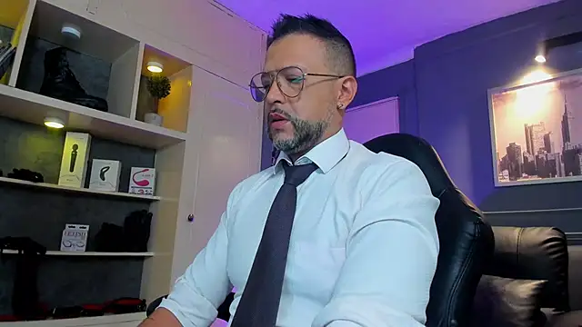 Snapshot of MrFrank_tattoo chatting on November 25, 11:54 am MrFrank tattoo online show from November 25, 11:54 am